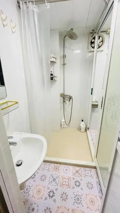 铜锣湾交通便利步行饮食购物应有尽有 Apartment Hong Kong